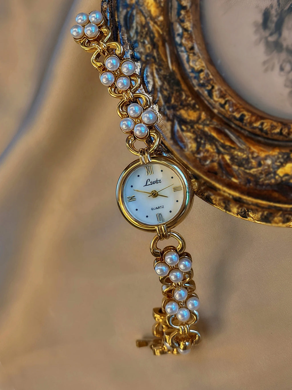 Gold Pearl Dial Women’s Watch, Retro Round Quartz