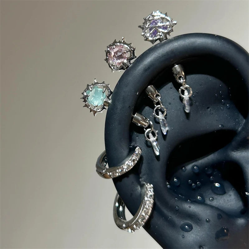 Thorned Heart Titanium Cartilage Stud